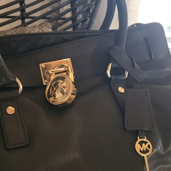 Purse - Picture 3 of 3